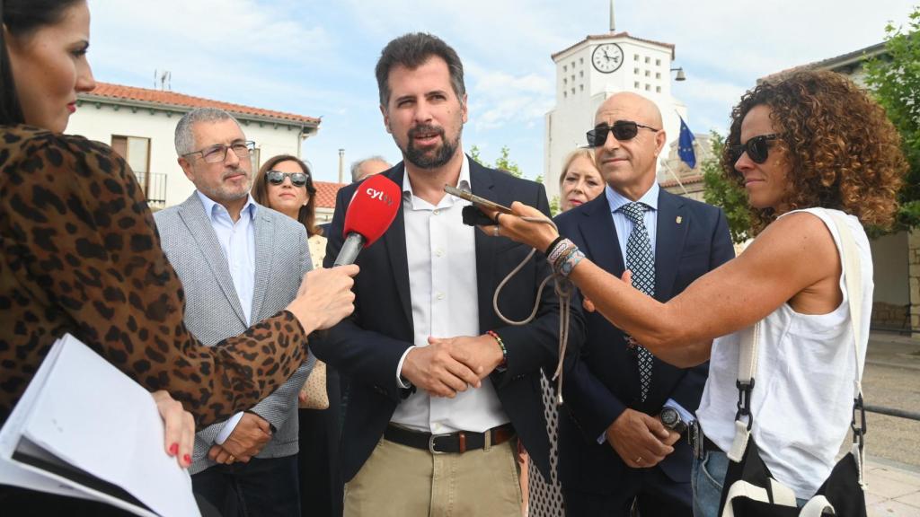 El secretario general del PSCyL, Luis Tudanca, durante su intervención de este sábado en el municipio burgalés de La Vid