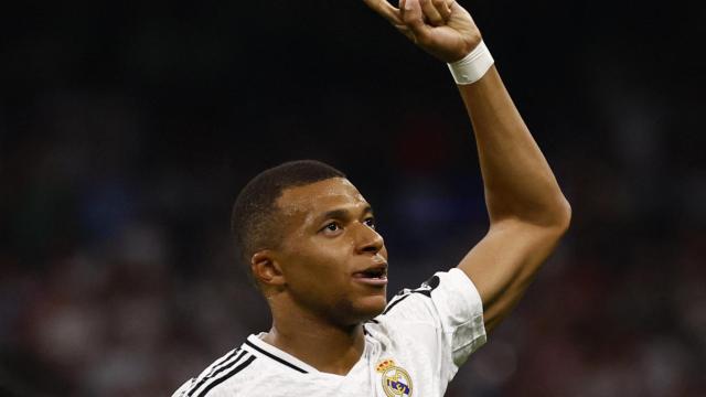 Mbappé celebra su primer gol en La Liga con el Real Madrid.