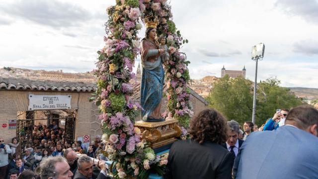 La romería de la Virgen del Valle, que tiene lugar el Primero de Mayo,  es la más popular de las que se celebran en Toledo.