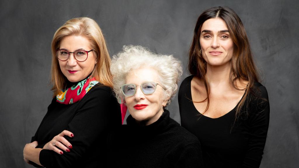 Las actrices Luisa Martín y Olivia Molina junto con la directora Magüi Mira, en la obra 'Malditos Tacones'. Foto: Pentación