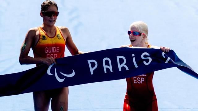 Susana Rodríguez Gacio cruzando la meta de París.