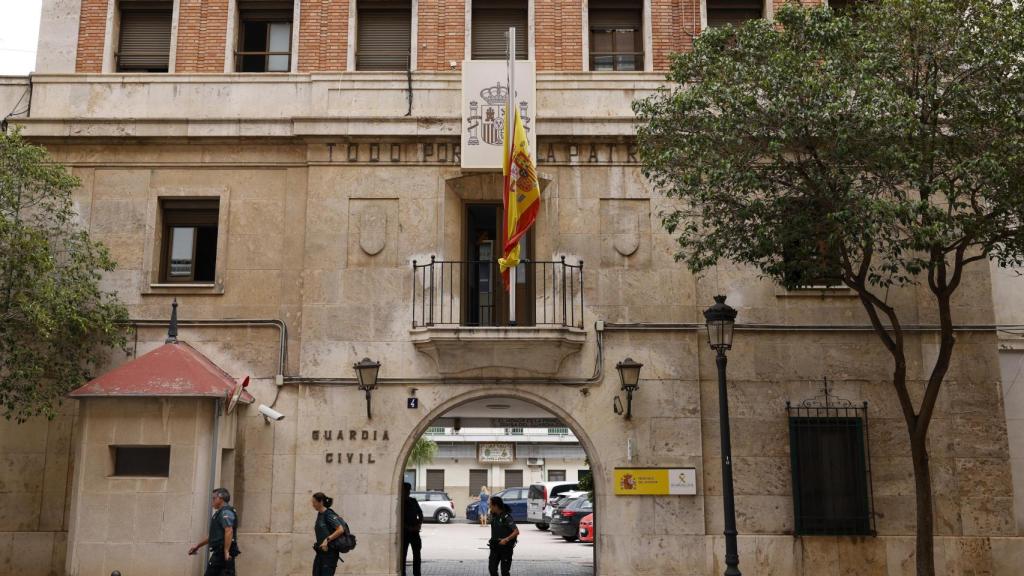 Vista general de la Comandancia de la Guardia Civil de Valencia donde se encuentra detenido el jugador Rafa Mir.