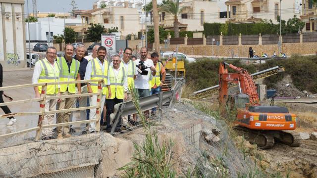 Carlos Mazón en la visita de este martes a las obras de mejoras en las infraestructuras hidráulicas de la comarca de la Vega Baja.