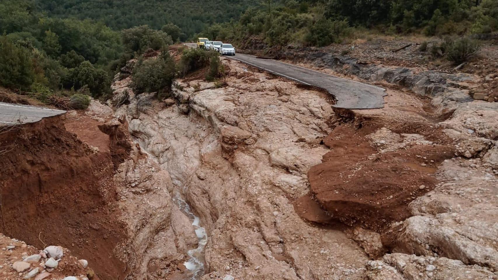 Las lluvias destrozan la carretera A-1227 en Huesca