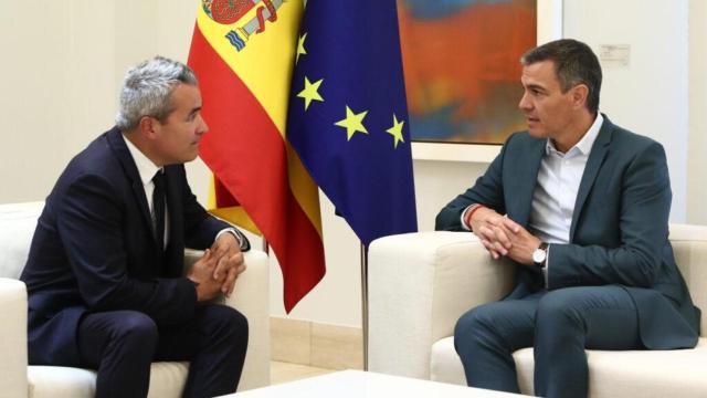 El presidente de Anfac, Recasens, con el presidente del Gobierno, Pedro Sánchez.