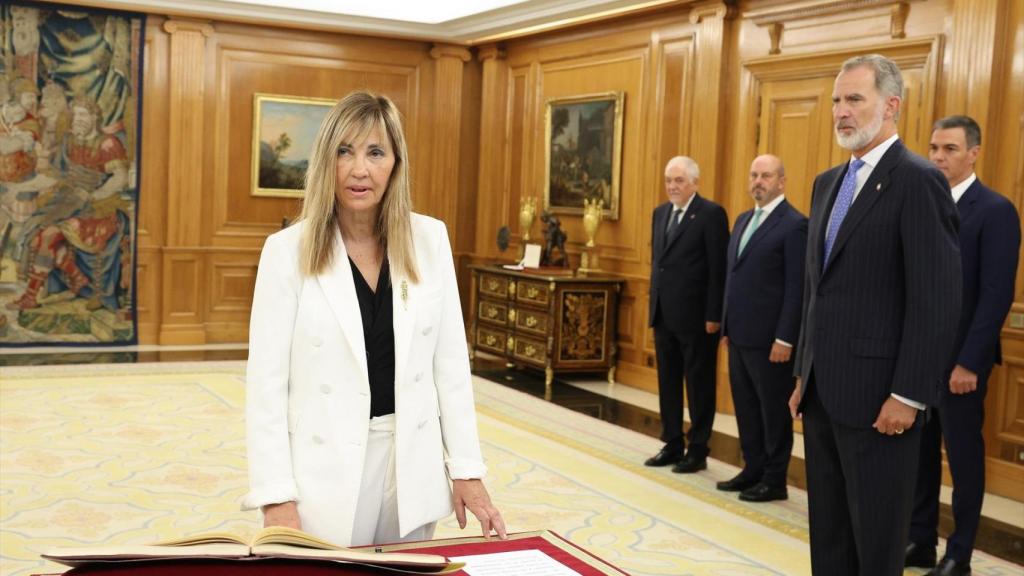 La nueva presidenta del Supremo y del CGPJ, María Isabel Perelló Doménech, jura su cargo ante el Rey.