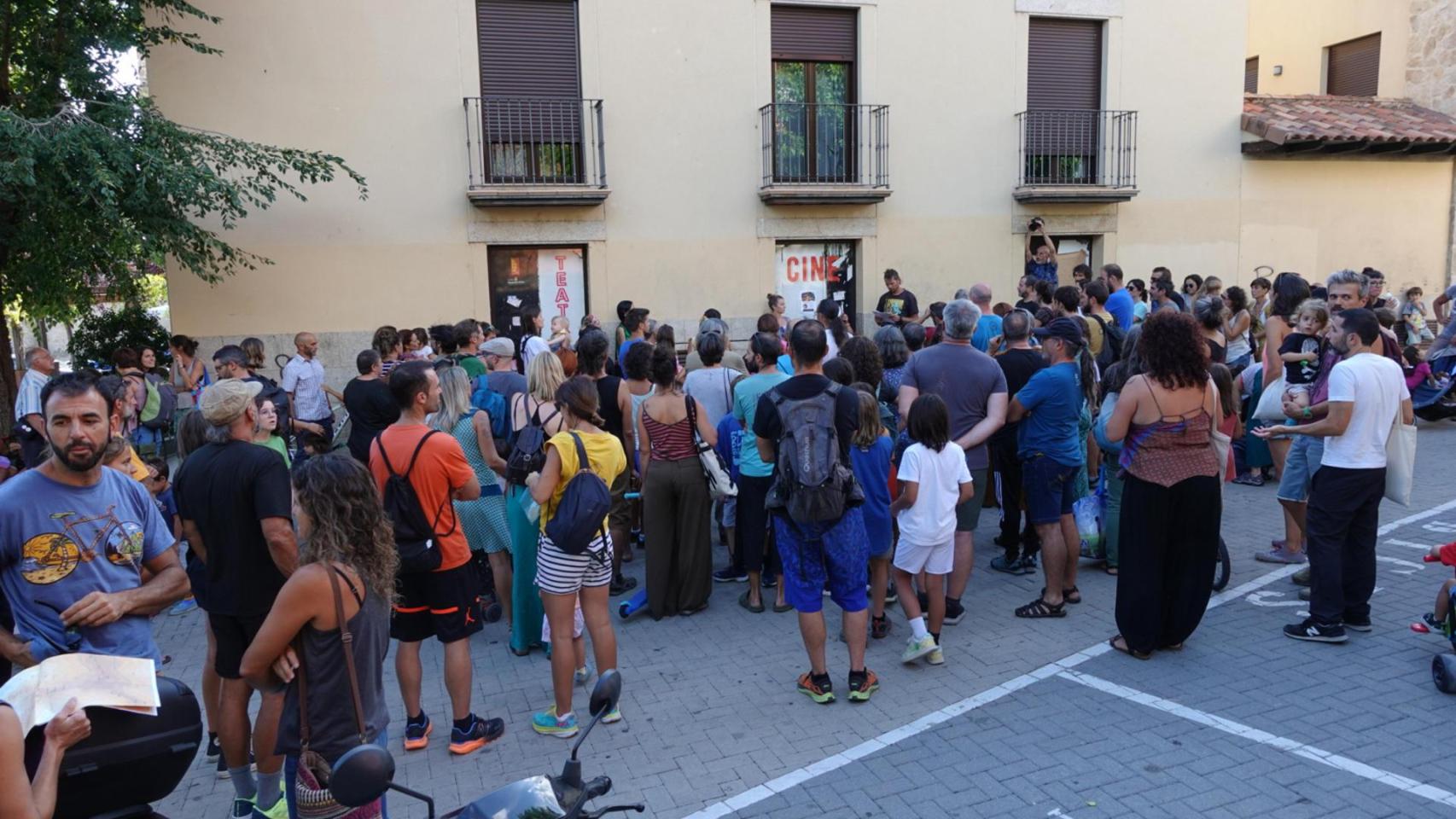 Más de 250 personas se han concentrado este martes en Manzanares el Real.