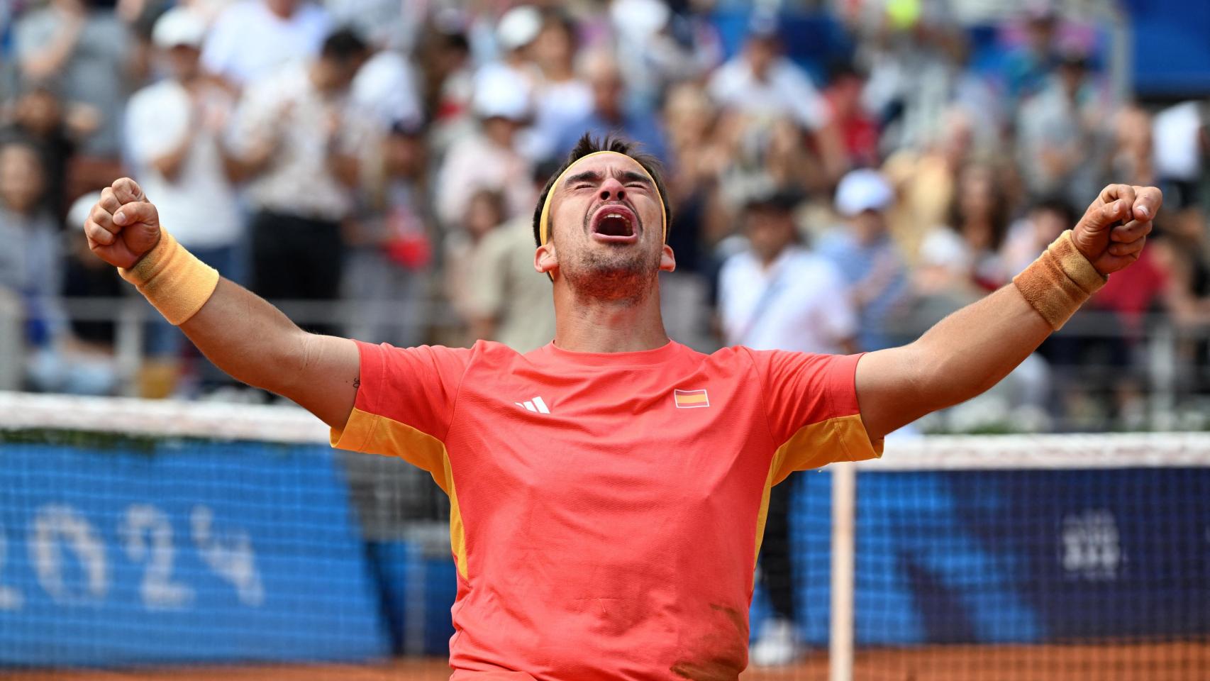 Martín de la Puente celebra su victoria ante Houdet en los Juegos Paralímpicos.