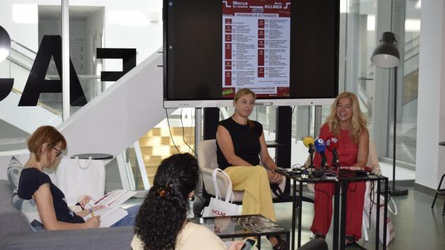 Un momento de la presentación del estand de la UCLM en la Feria de Albacete.