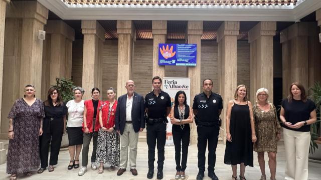 Presentación del proyecto de prevención de violencia sexual en la Feria de Albacete.