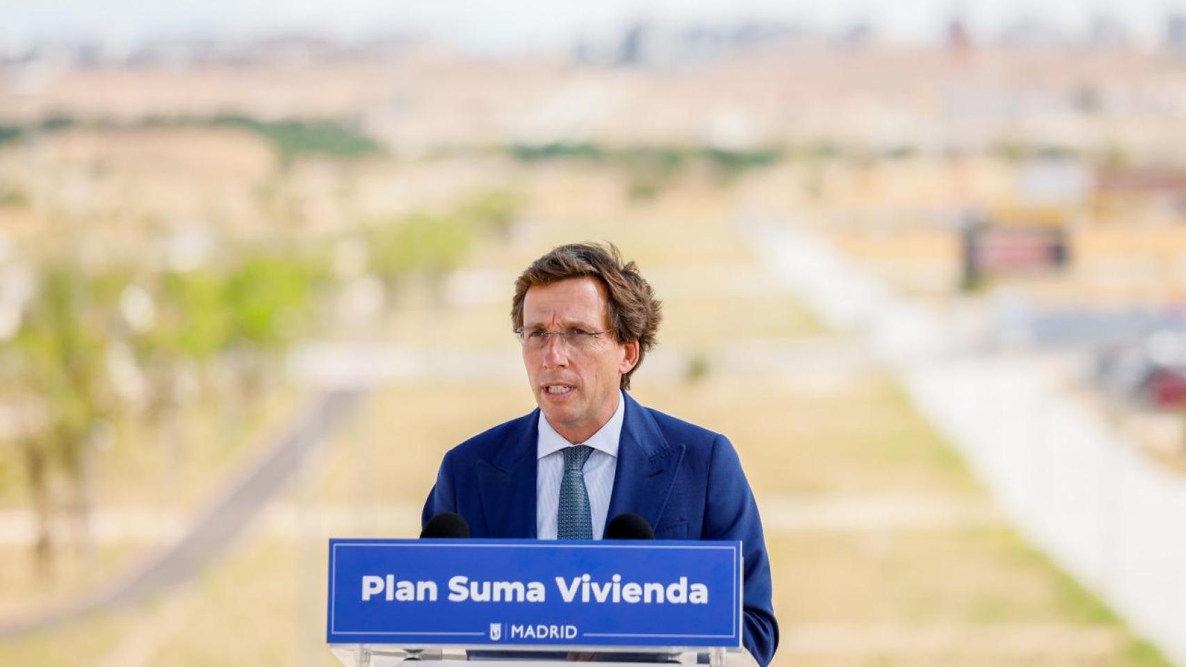 El alcalde de Madrid, José Luis Martínez-Almeida, durante la presentación del Plan Suma Vivienda.