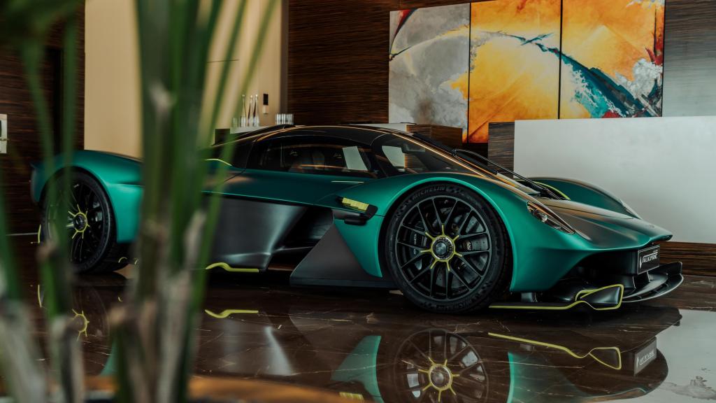 Aston Martin Valkyrie.