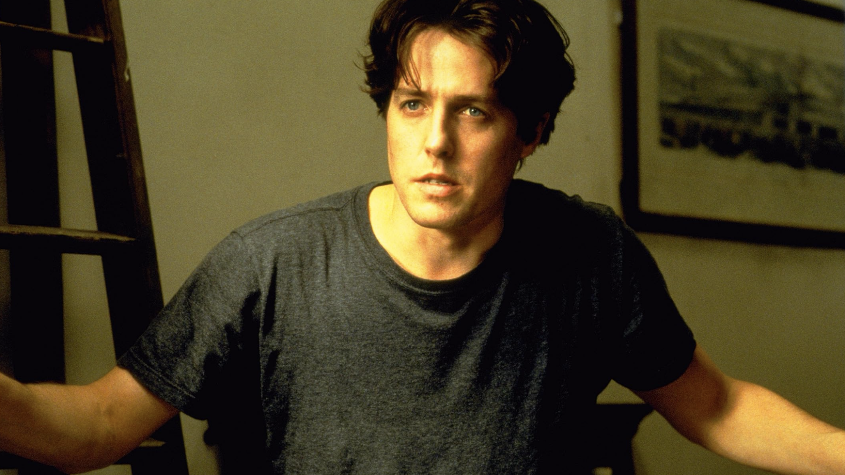 Esta comedia romántica tiene las escenas más icónicas y está en Netflix: con un Hugh Grant encantador