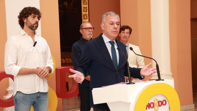 José Luis Sanz, con los representantes de la CES, CCOO y UGT.