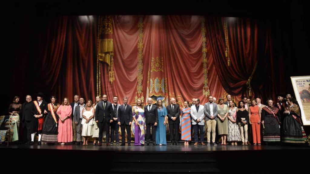 El escenario del Teatro Circo, que acogió la celebración del pregón.