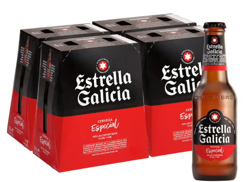 Unas cajas y un botellín de Estrella Galicia.