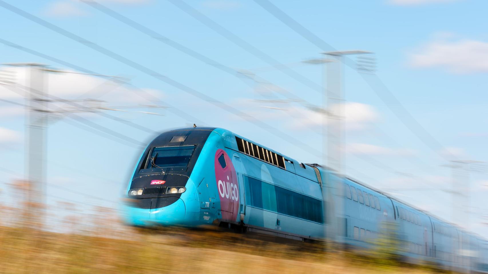 Un tren de Ouigo, en una imagen de Shutterstock.