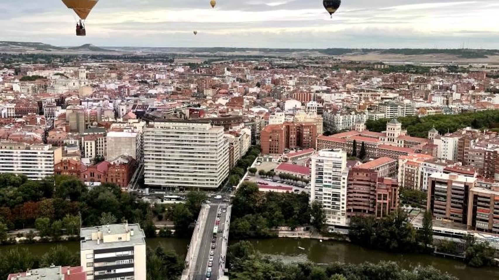 Los globos sobrevolando el cielo de Valladolid