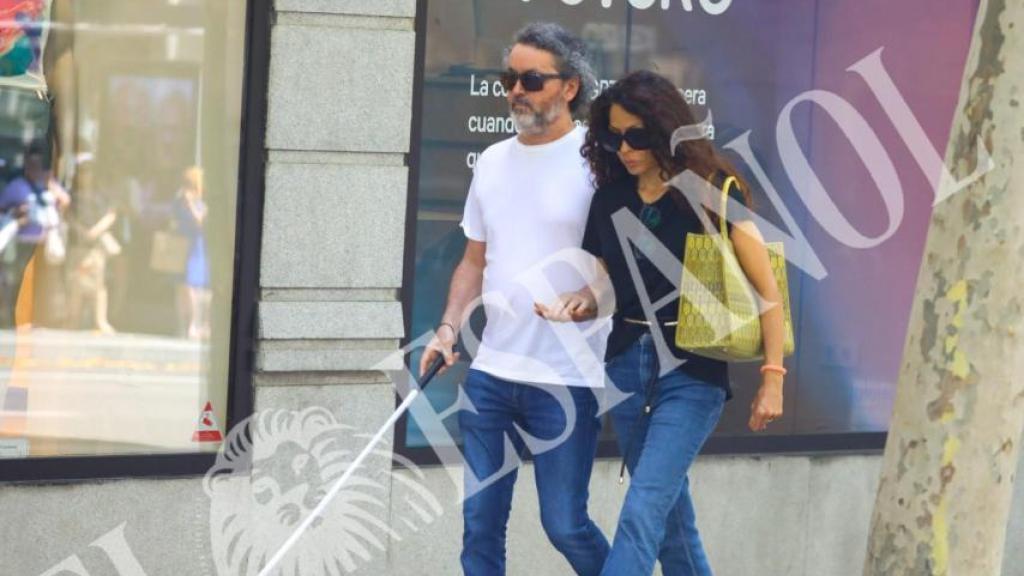 Patricia Pérez y Luis Canut en un paseo por Madrid, el pasado mes de julio.