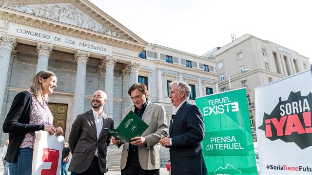 Representantes de Teruel Existe y Soria Ya este jueves en el Congreso.