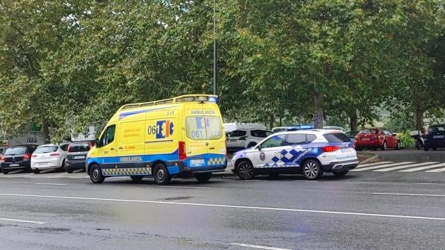 Herido un motorista en Novo Mesoiro en A Coruña tras caerse de la moto que conducía