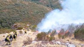 Incendio en el Parque do Xurés en Entrimo (Ourense)