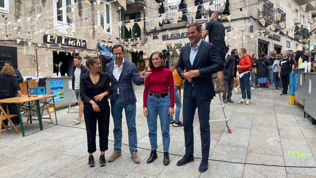 El conselleiro de Cultura visita el rodaje de Romería, en Vigo.