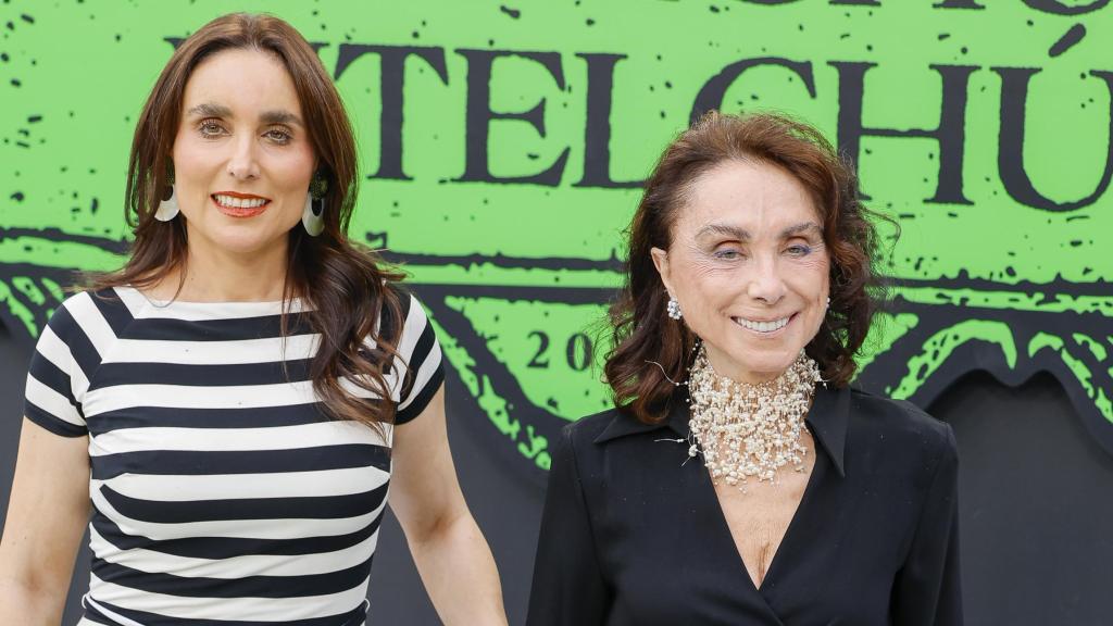 Paloma Segrelles, junto a su madre, Paloma, en el acto al que han acudido este pasado jueves, día 5.