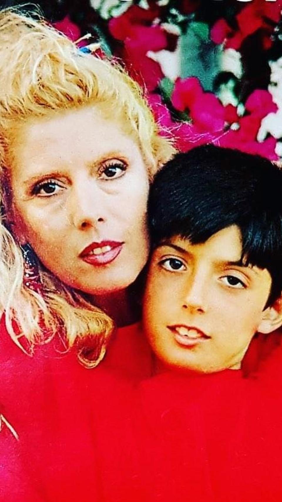 María Jiménez junto a su hijo, Alejandro, en una fotografía de sus redes sociales.