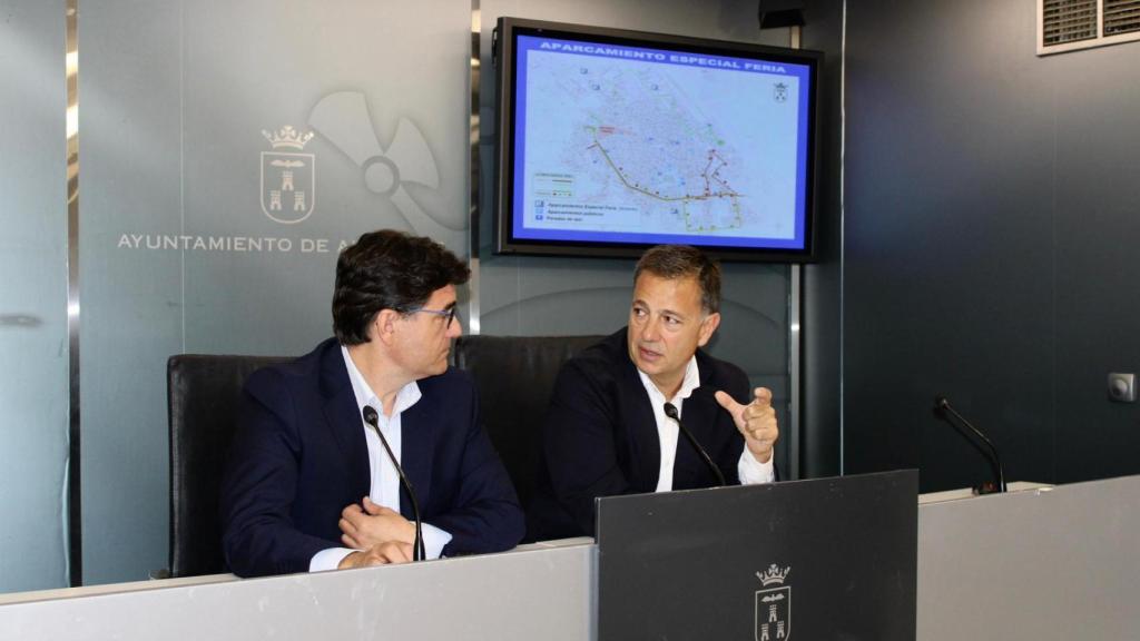 Francisco Navarro y Manuel Serrano durante la presentación.