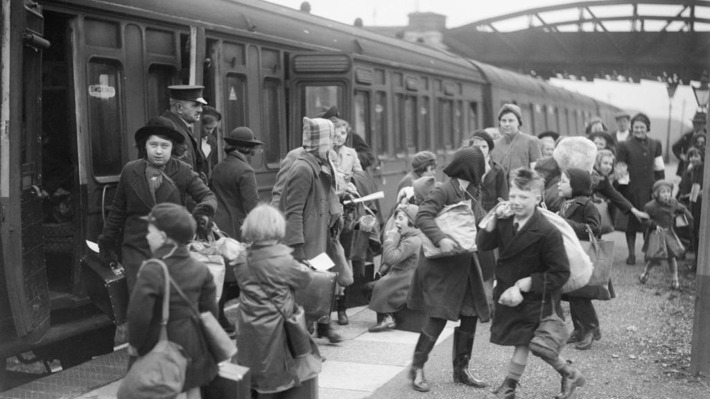 Niños llegando a la estación de Brent desde Bristol en el contexto de la operación Pied piper. Foto: Imperial War Museum