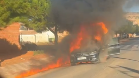 Incendio de un vehículo en Los Yébenes.