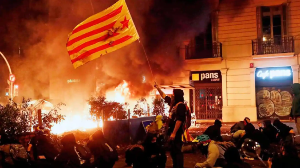 Una manifestación violenta convocada por los CDR en Barcelona, como protesta por la sentencia del 'procés'.