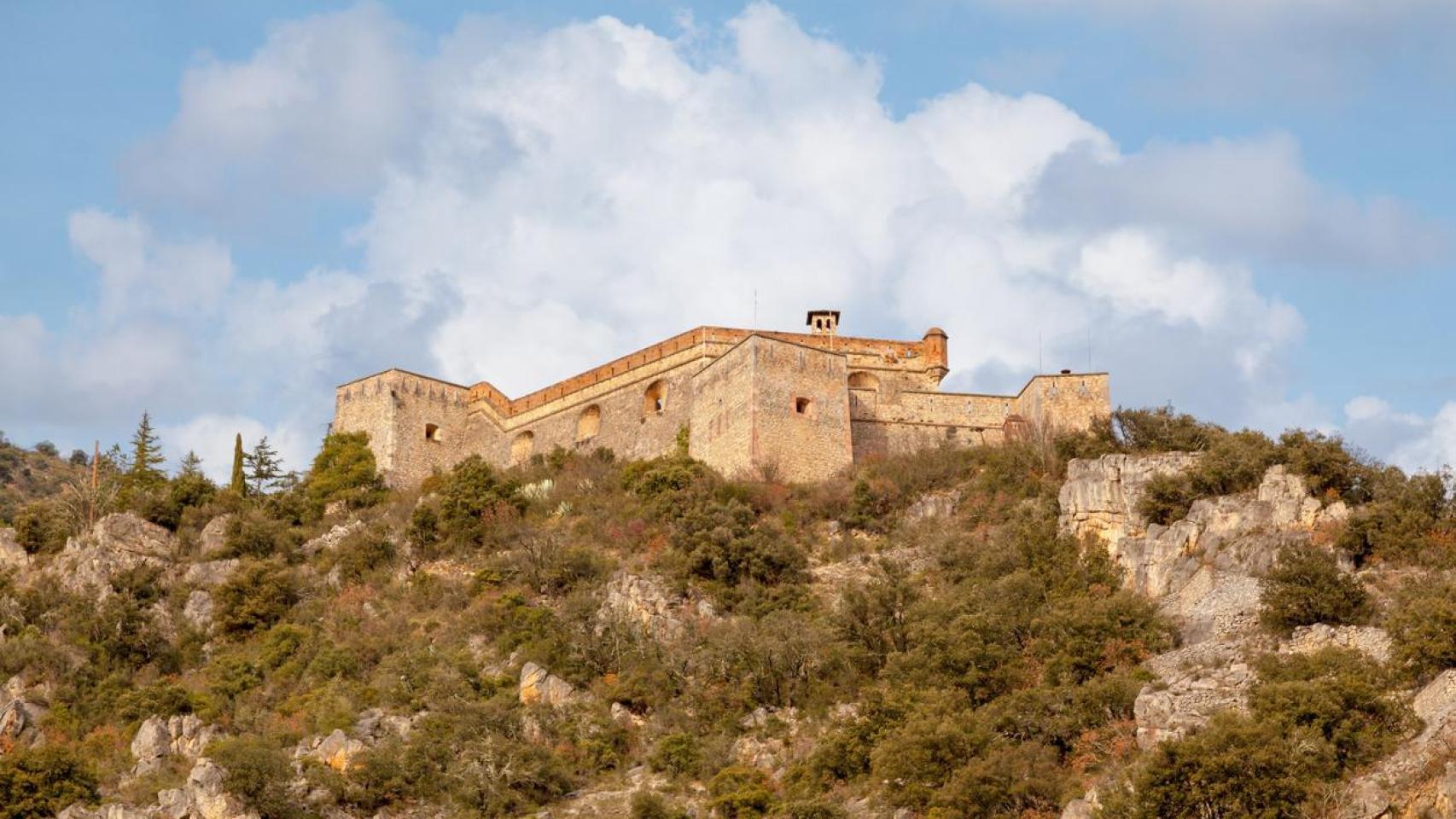 El pueblo histórico en la frontera con Francia.