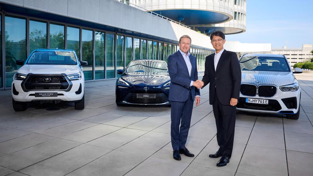 Oliver Zipse, CEO de BMW, y Koji Sato, CEO de Toyota.