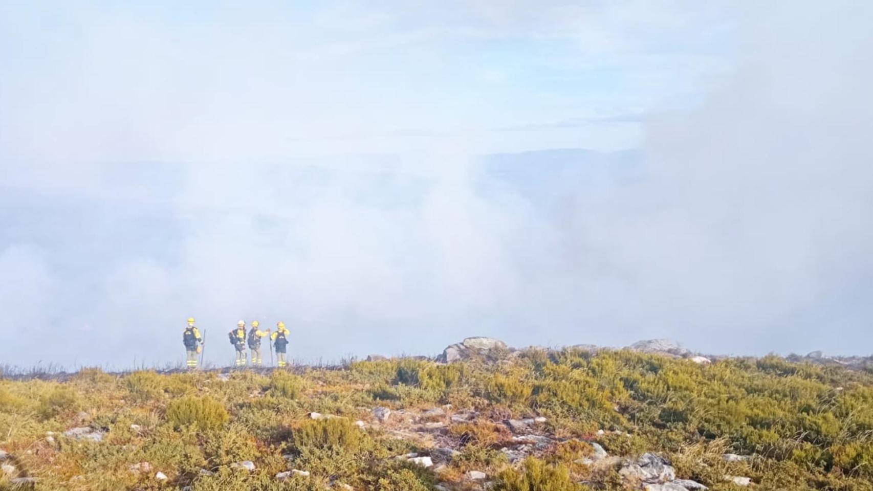 Incendio en el Parque do Xurés en Entrimo (Ourense).