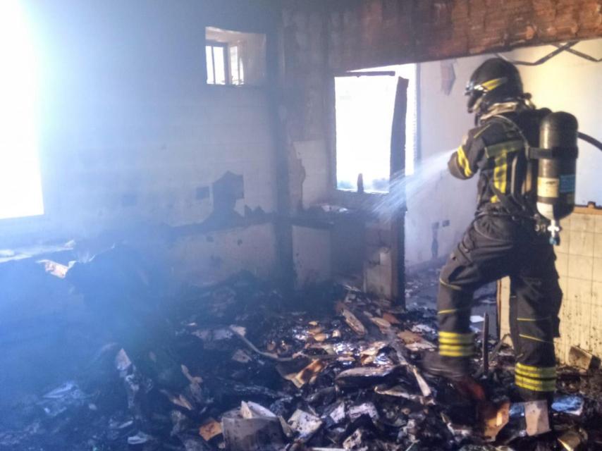 Los Bomberos de Íscar trabajando en el lugar