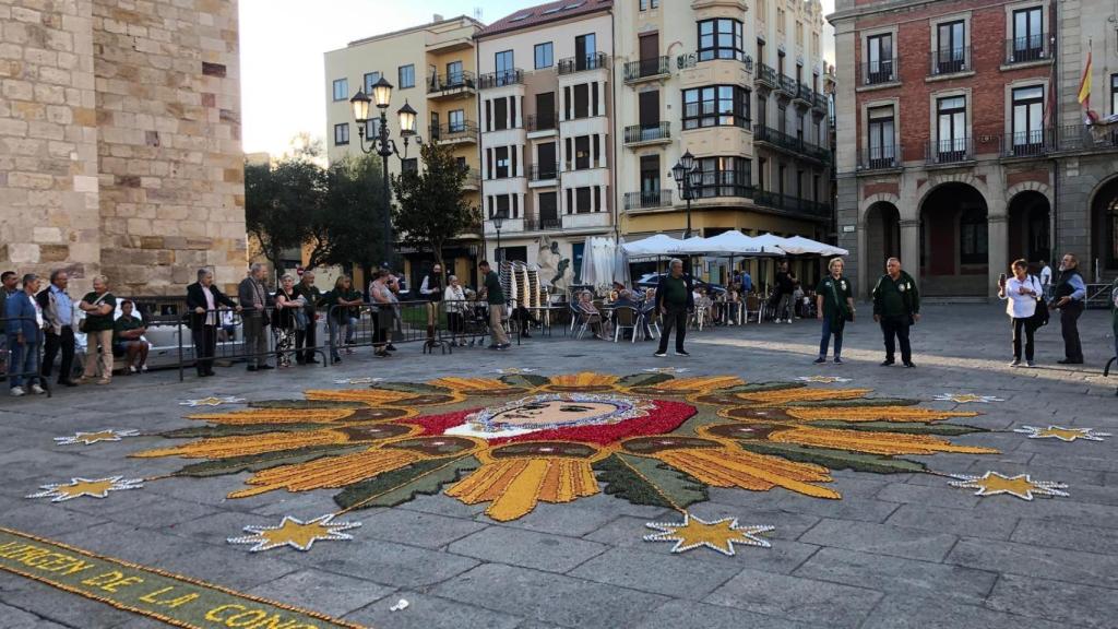 Alfombra floral en la plaza Mayor