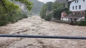 Cierra el túnel de Bielsa y evacuan varias viviendas en el Pirineo aragonés por las fuertes lluvias