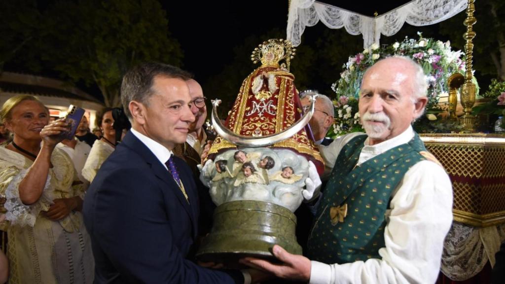 Otro momento de la inauguración de la Feria de Albacete con la virgen de Los Llanos como protagonista.