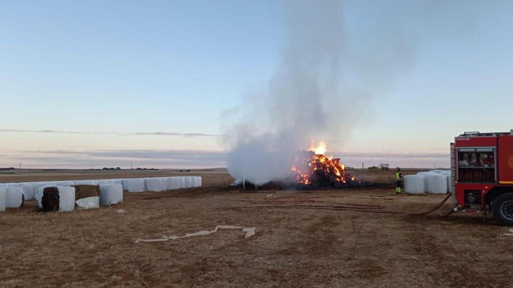 Incendio entre Morales de Campos y Cabreros del Monte