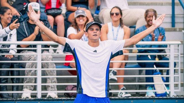 Rafael Jódar celebra su victoria en el US Open.