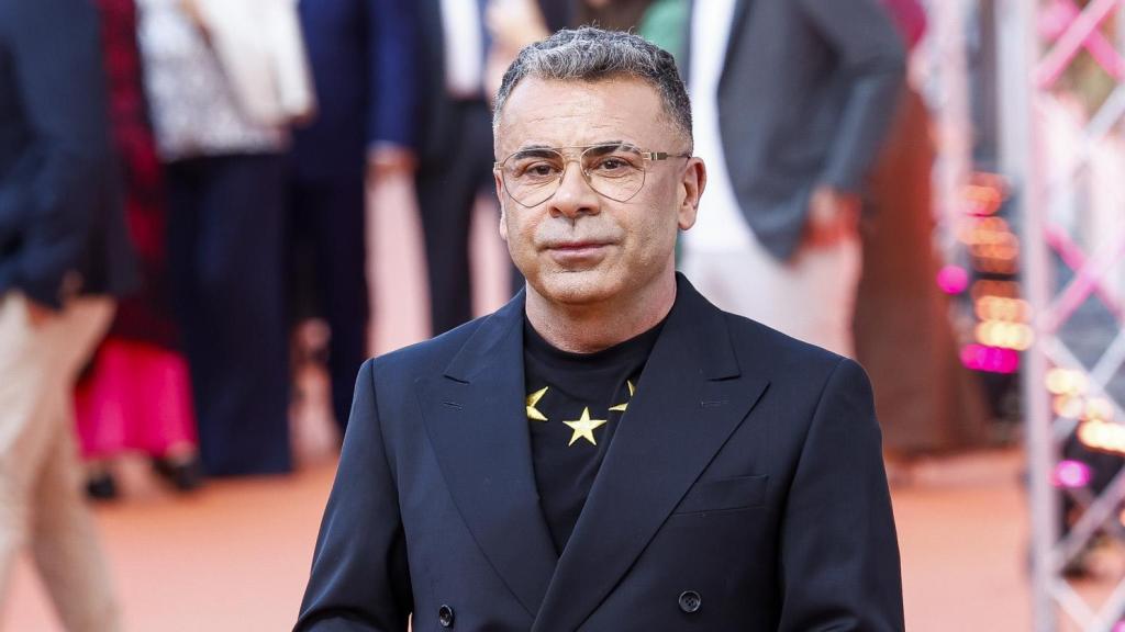 Jorge Javier Vázquez en el photocall de la gala de clausura del FesTVal de Vitoria 2024.