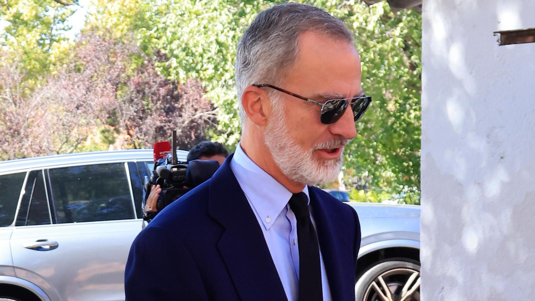 Felipe VI llegando al funeral de su primo Juan Gómez-Acebo.