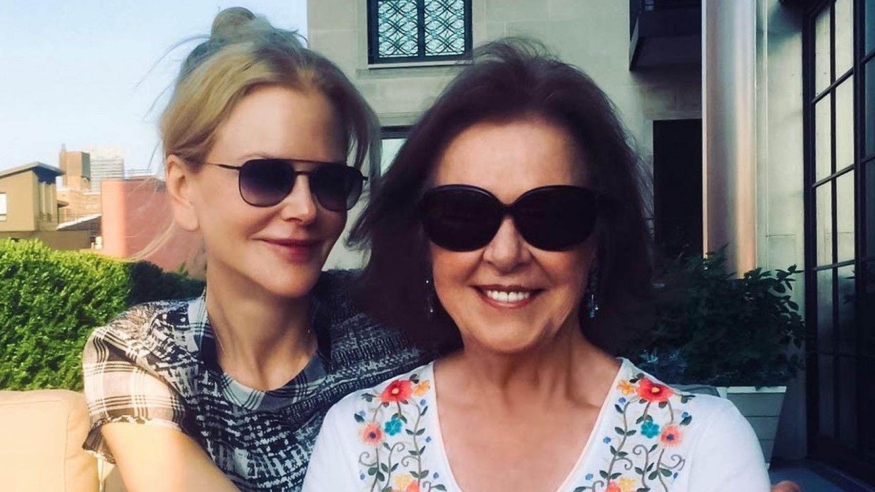 Nicole Kidman y su madre, en una imagen de redes sociales.