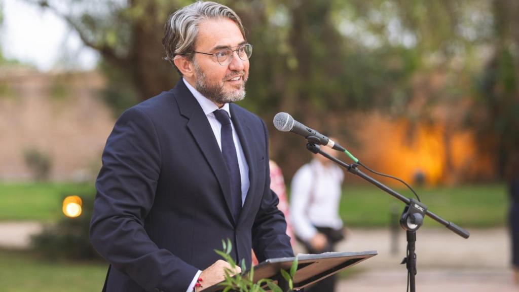 Máximo Huerta durante su emotivo discurso a los novios.