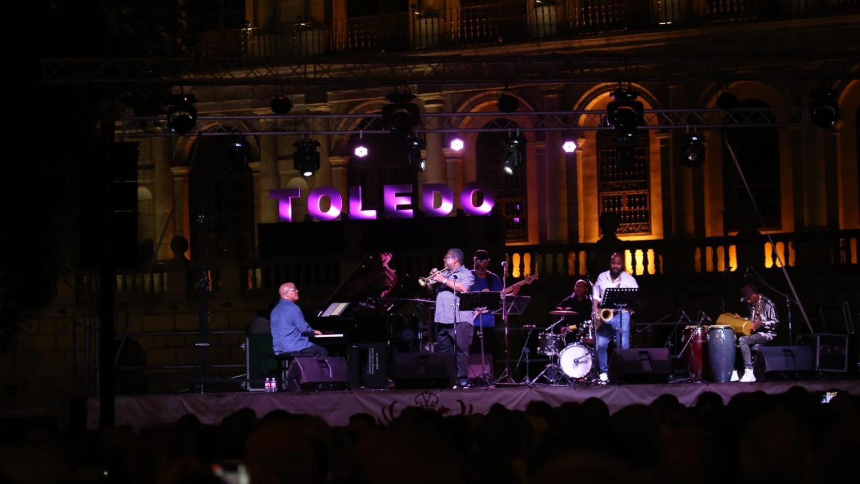 Concierto de Manuel Machado Sexteto en la Plaza del Ayuntamiento de Toledo. Fotos: Venancio Martín.