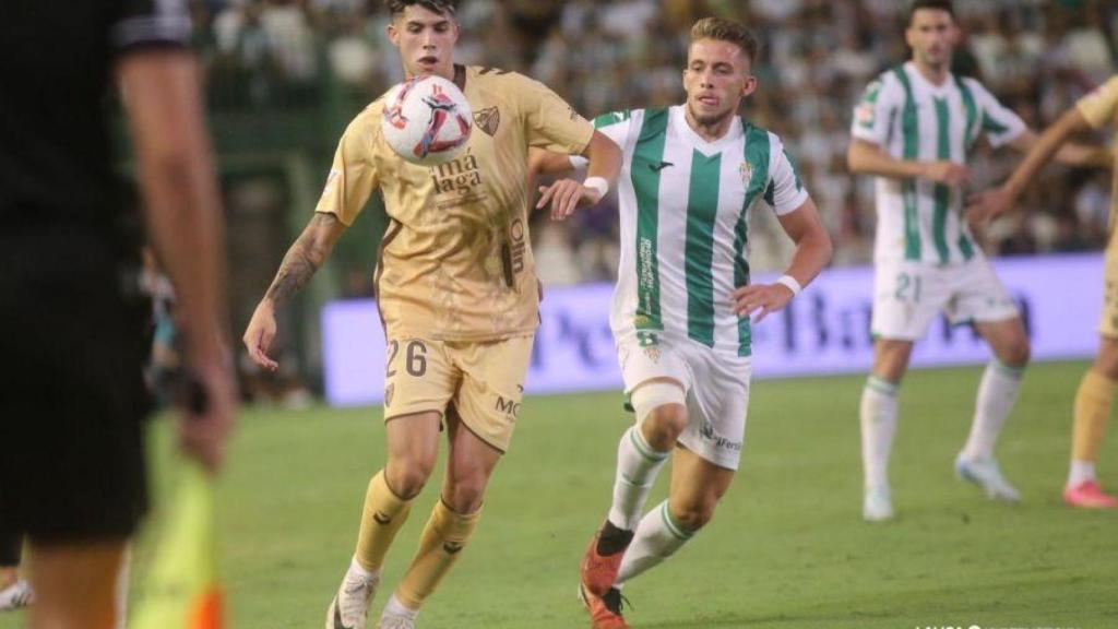 Un momento del partido del Málaga CF contra el Córdoba CF.