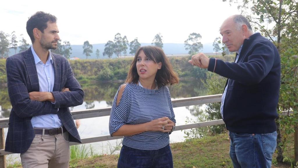 María José Lorenzana visita el entorno de la antigua mina de Porto Piñeiro