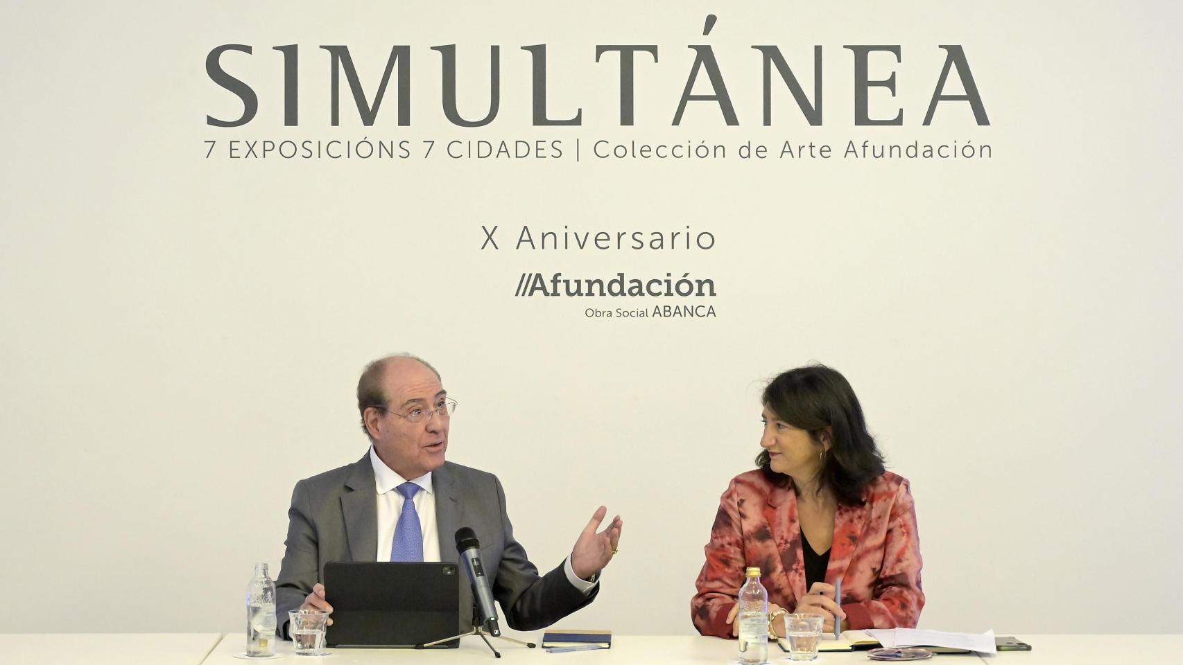 Presentación de 'Simultánea' con Miguel Ángel Escotet y la comisaria Paloma Vela